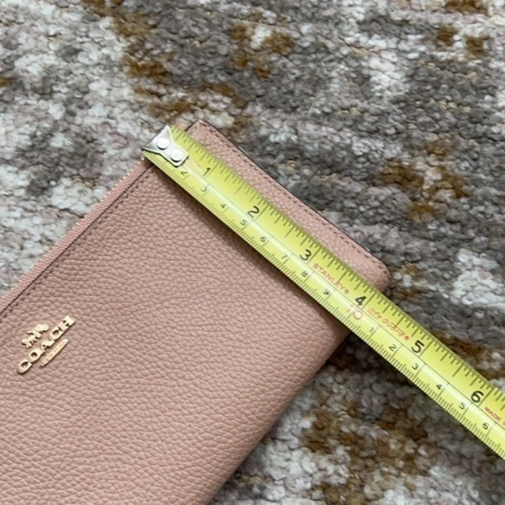 Coach Beige Pebbled Leather Large‎ Zip Wallet - Picture 9 of 10